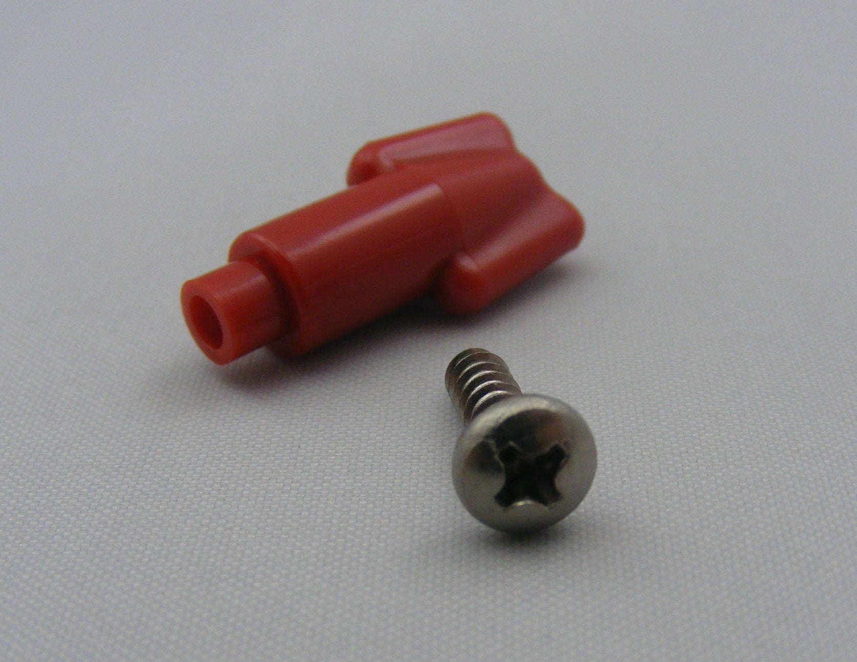 Lindhaus - LW180271381 - RED CLIP & SCREW - SUCTION NOZZLE LS50 - SINGLE - (DO NOT ORDER FROM )
