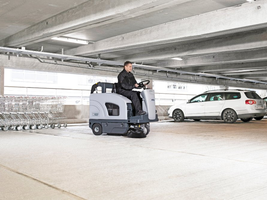 Nilfisk SW4000 P Petrol ride on floor sweeper - One touch sweeping