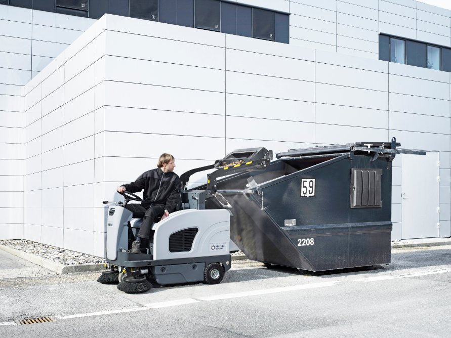 Nilfisk SW4000 P Petrol ride on floor sweeper - One touch sweeping